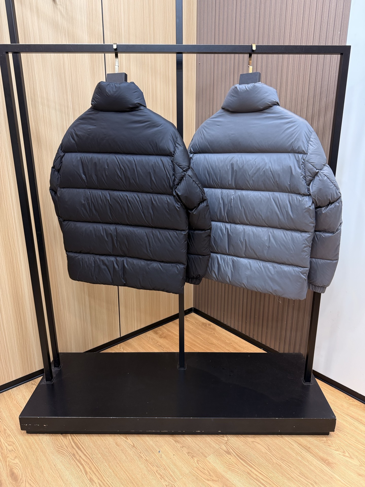 爆款🔥秋冬新款🆕羽绒服 原版1:1订制五金配件全进口原版定制 欢迎专柜对比 绝对的高品质 采用顶级90白