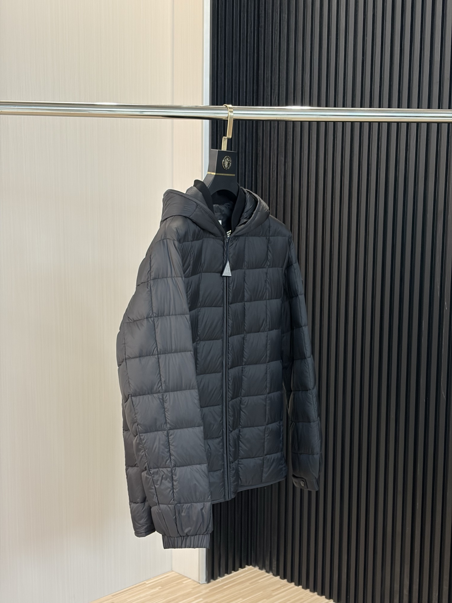 Пуховик Moncler