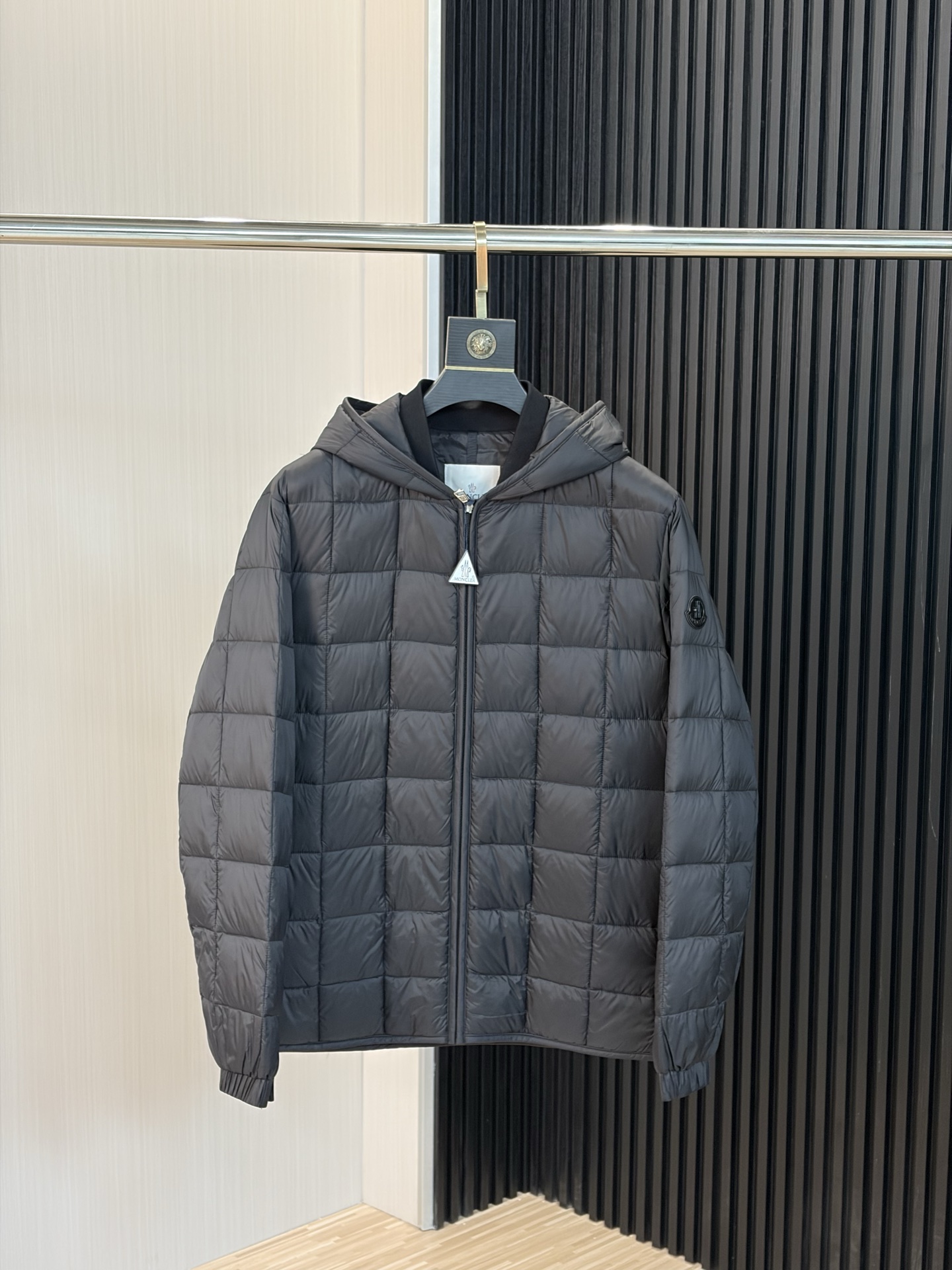 Пуховик Moncler