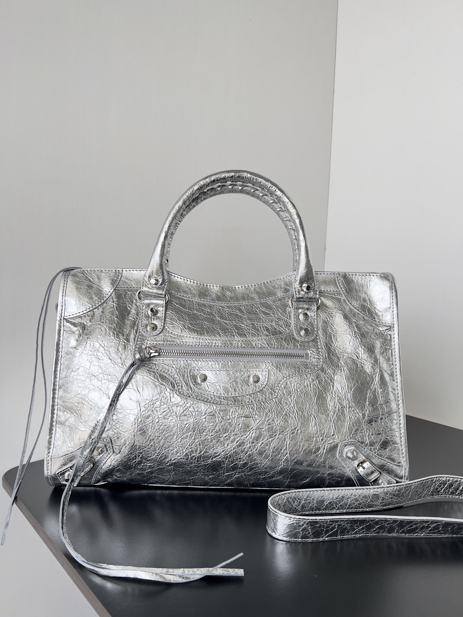 Balenciaga Le City 手提斜挎包 銀色 拉鍊口袋