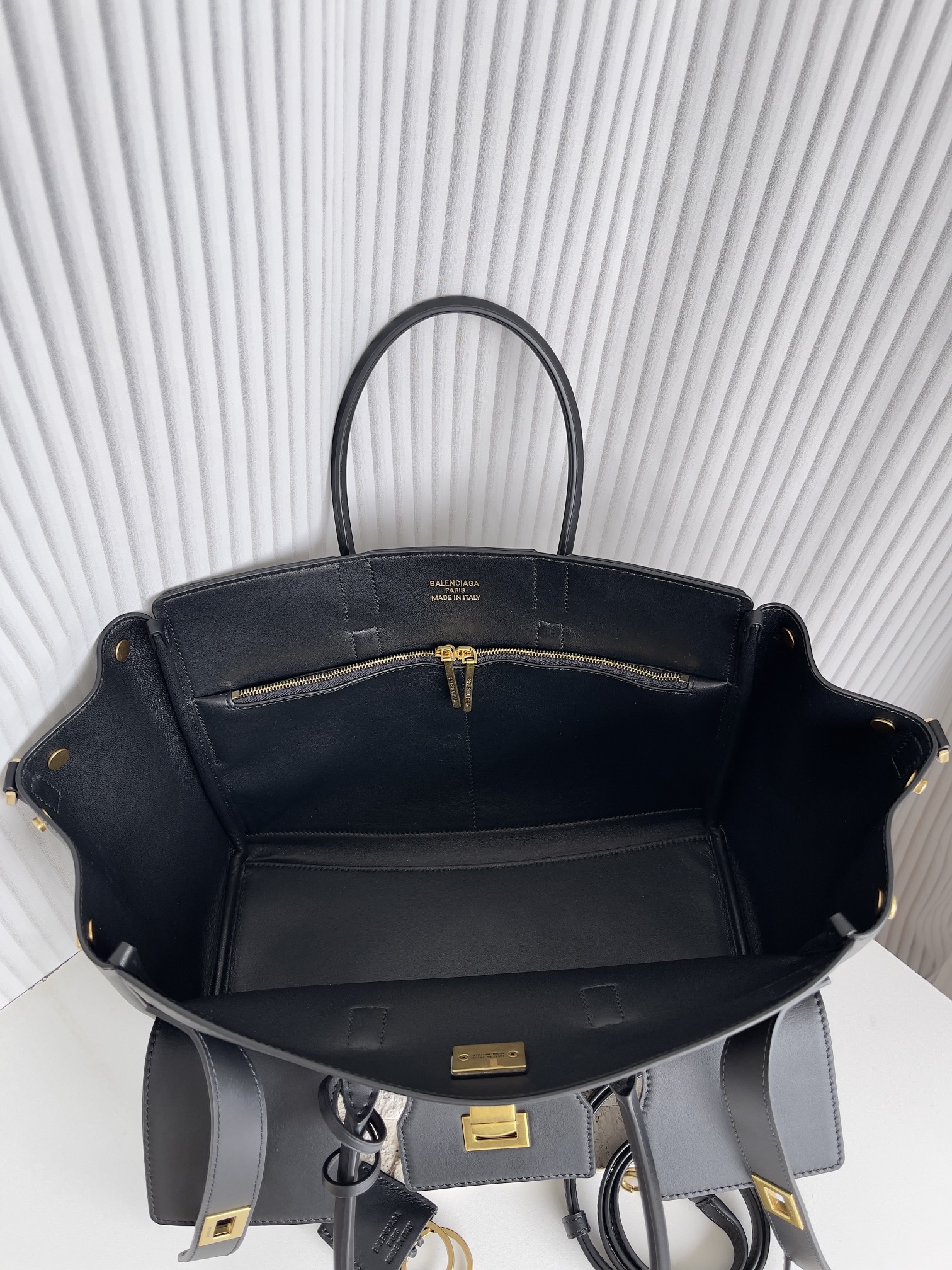 Celine 小号𝐁𝐞𝐥 𝐀𝐢𝐫