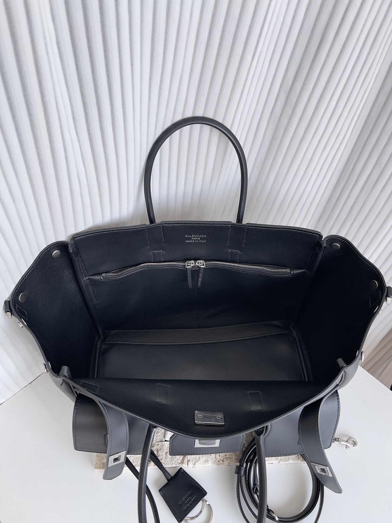 Celine 小号𝐁𝐞𝐥 𝐀𝐢𝐫