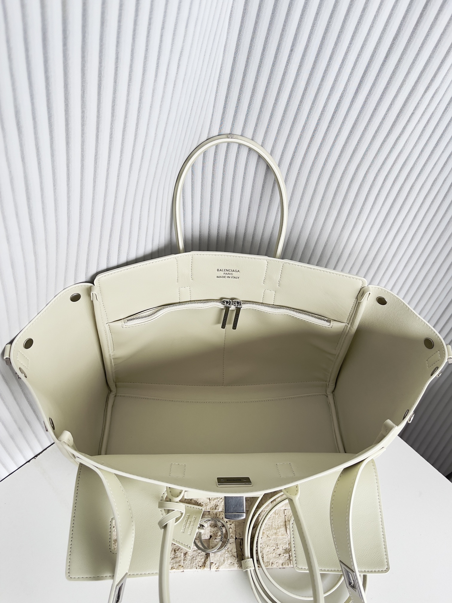 Celine 小号𝐁𝐞𝐥 𝐀𝐢𝐫