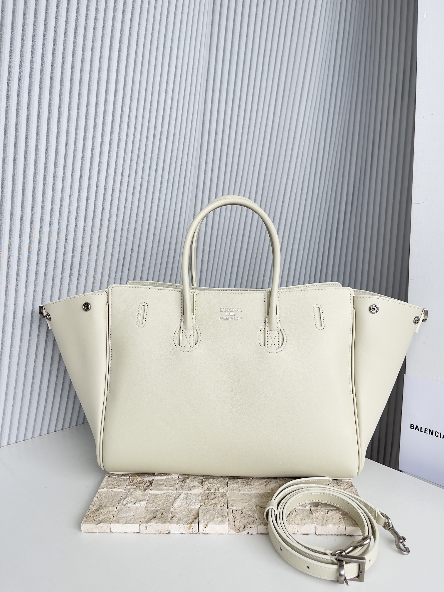 Celine 小号𝐁𝐞𝐥 𝐀𝐢𝐫