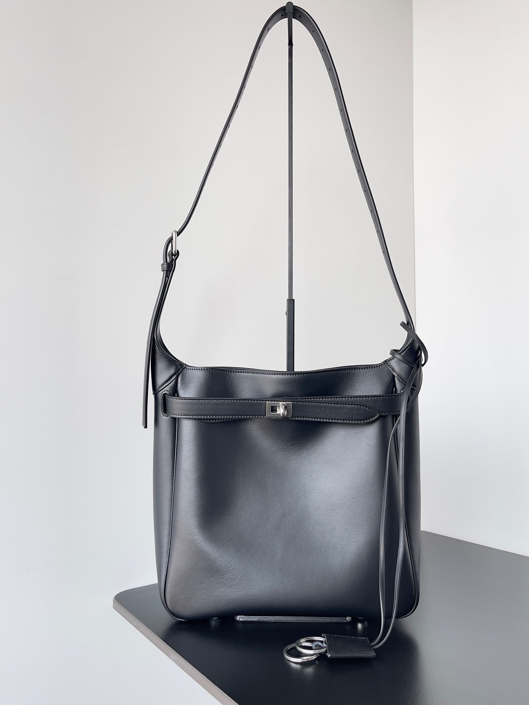 Balenciaga Bel Air Hobo Bag - Chic & Stylish Shoulder Bag