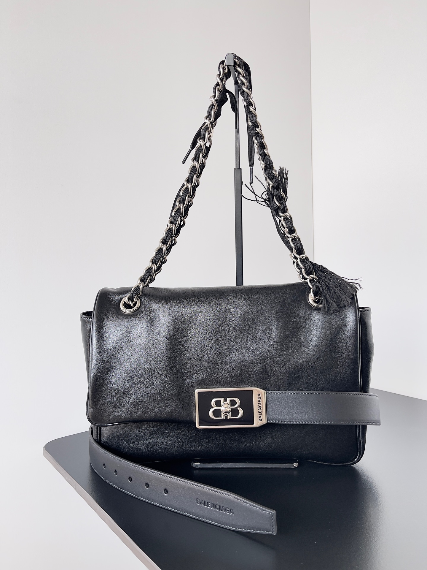 Balenciaga Style Beige Top Handle Bag Lookbook Reference image 1