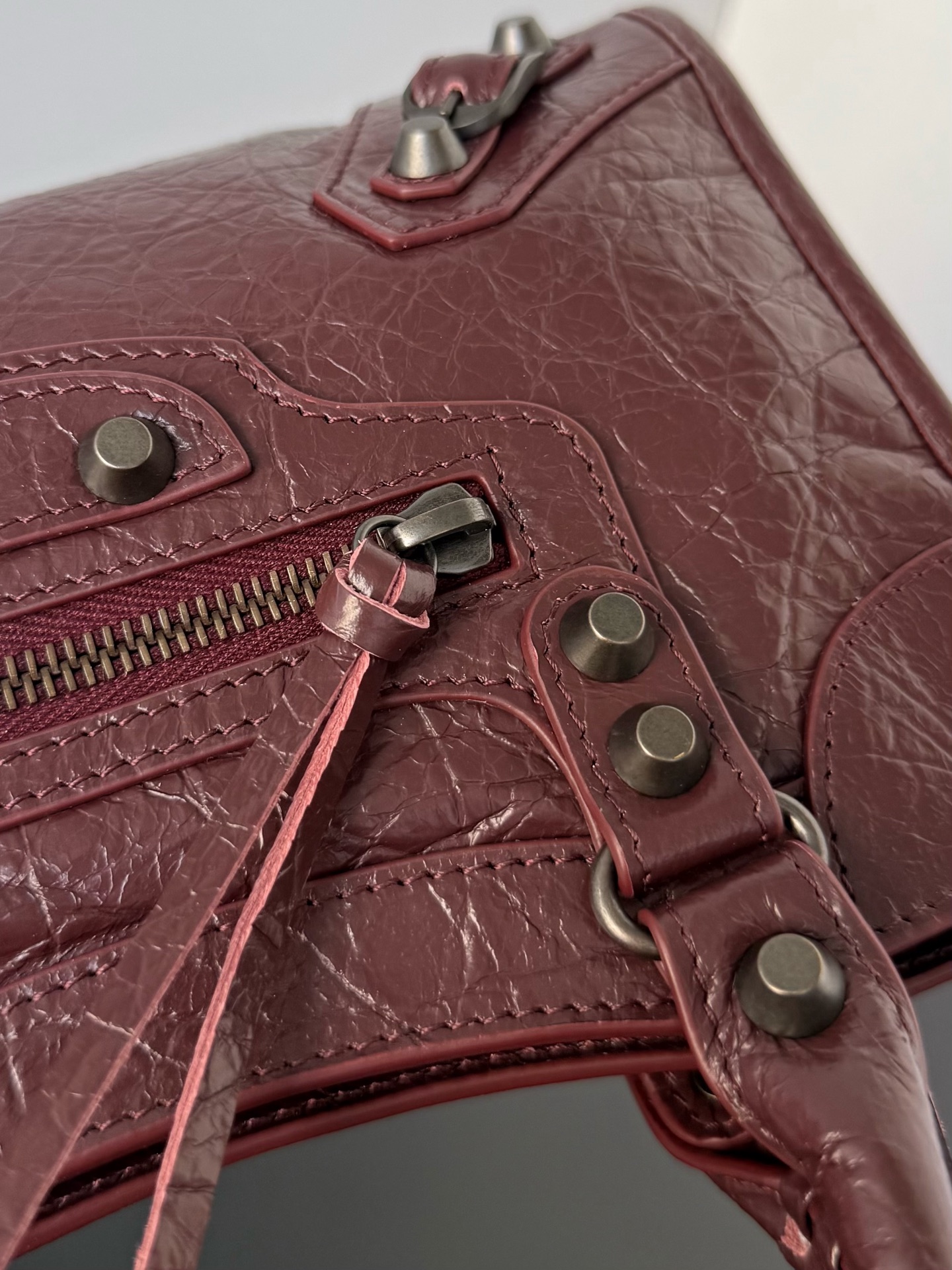 Balenciaga Style Beige Card Holder Bags detail image 7 from source 776321