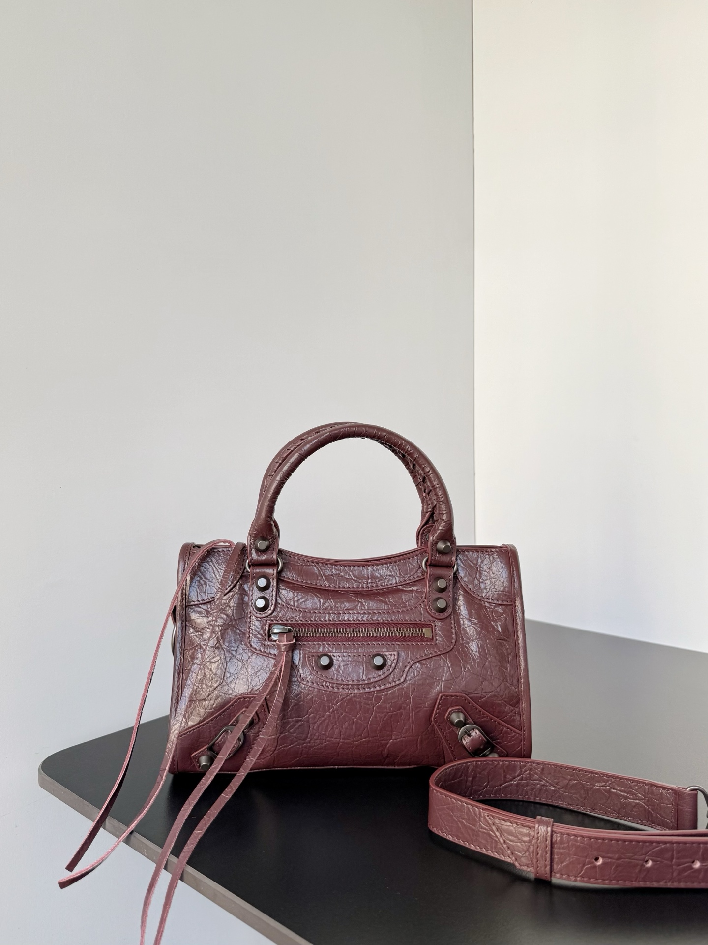 Balenciaga Style Beige Card Holder Bags detail image 1 from source 776321