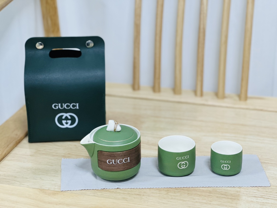 Gucci Dragon Boat Festival VIP Gift: Tea Set - Comprehensive