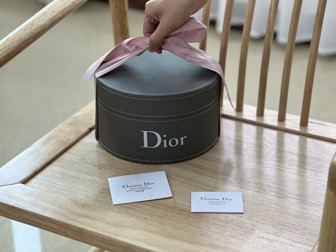 迪奥DIOR 礼盒已上线 2