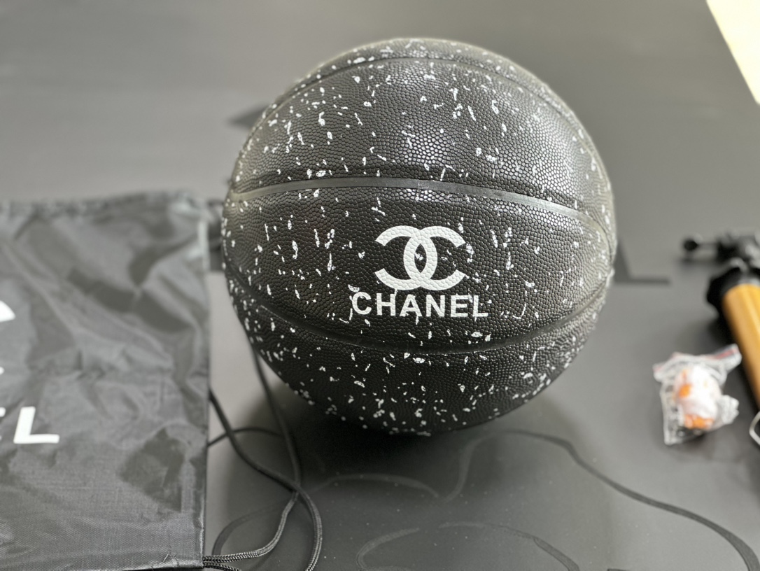 Chanel 香奈儿满天星篮球 3