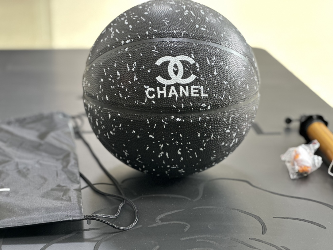 Chanel 香奈儿满天星篮球 5