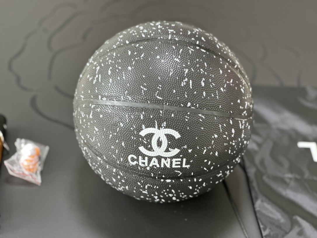 Chanel 香奈儿满天星篮球 6