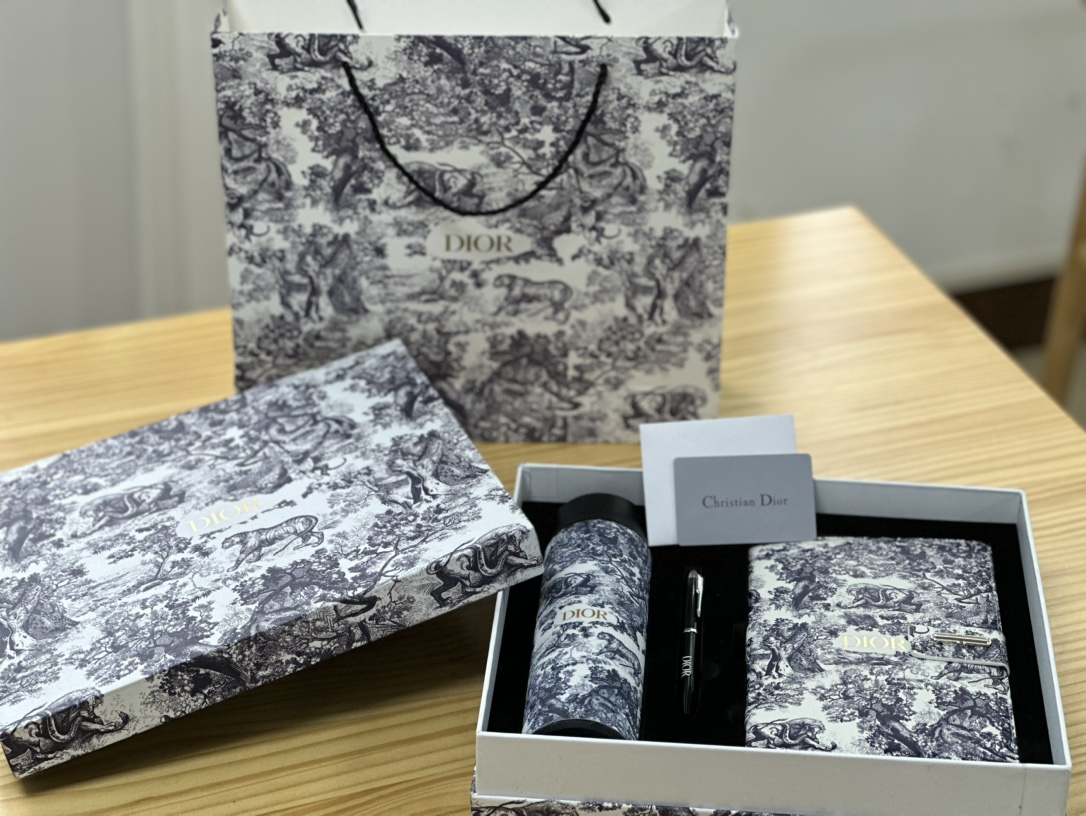 Dior Gift Set - Comprehensive 3