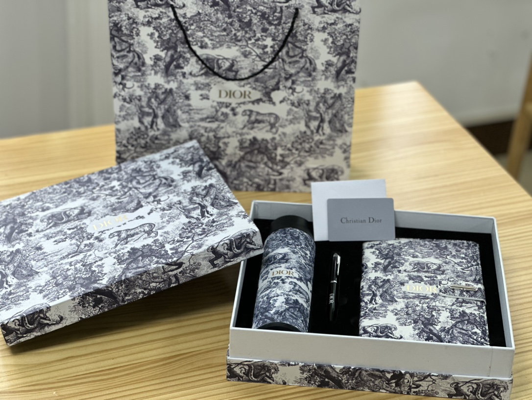 Dior Gift Set - Comprehensive 2