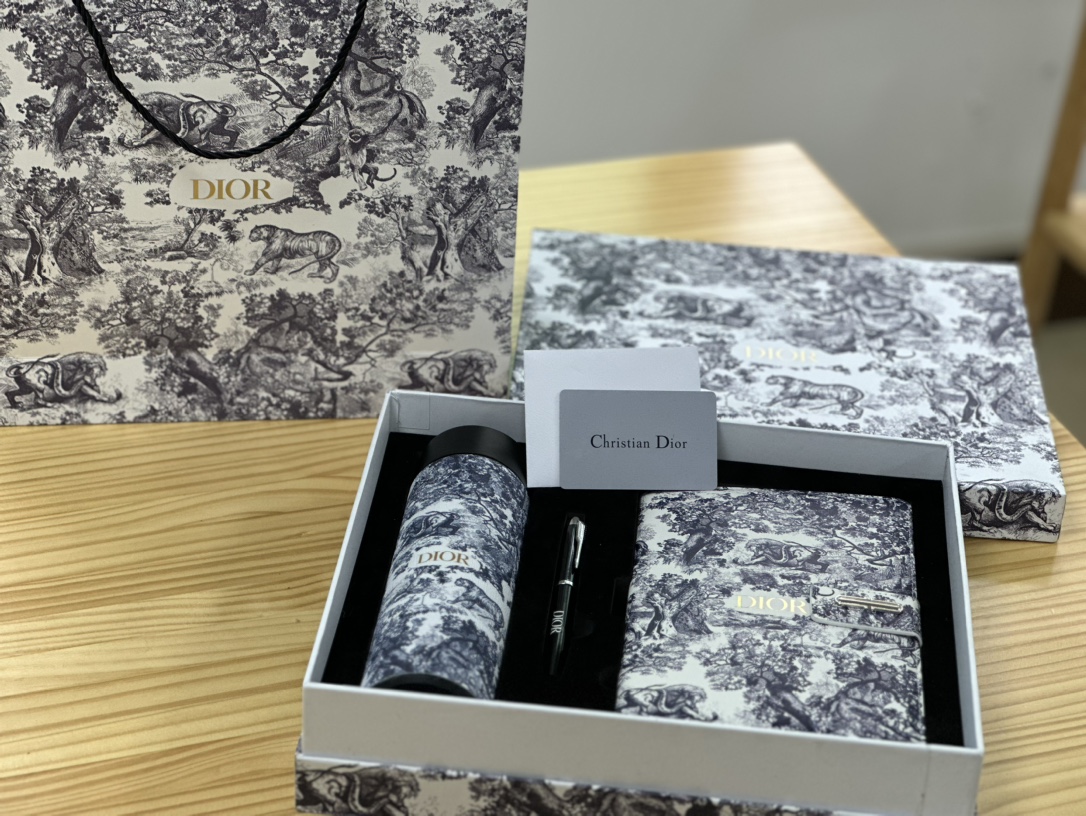 Dior Gift Set - Comprehensive 4