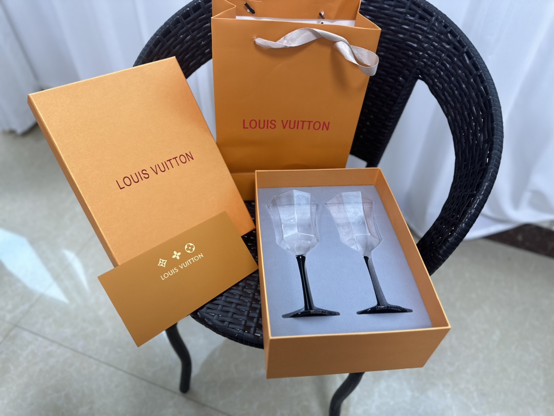 Louis Vuitton Red Wine Glass Gift Set - Comprehensive