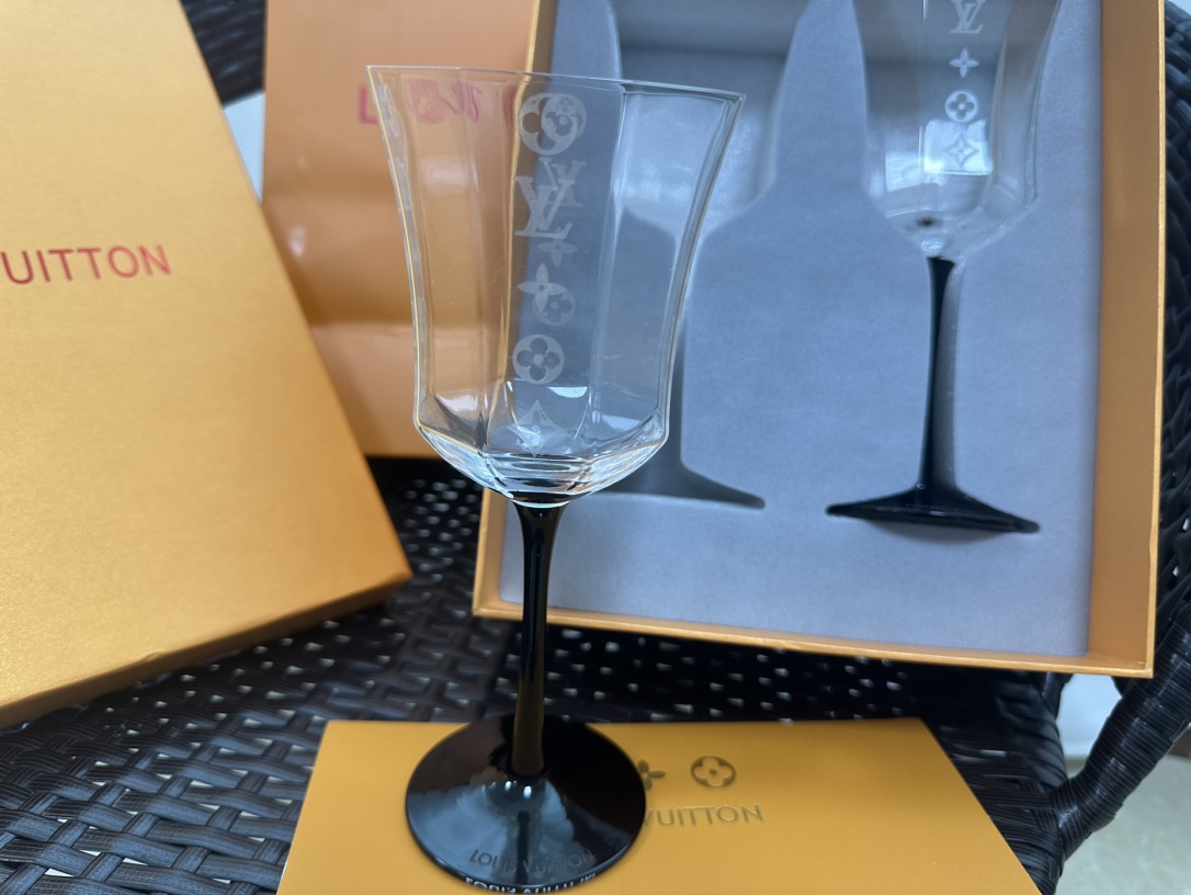 Louis Vuitton Red Wine Glass Gift Set - Comprehensive 8