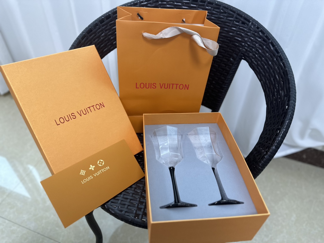Louis Vuitton Red Wine Glass Gift Set - Comprehensive 3