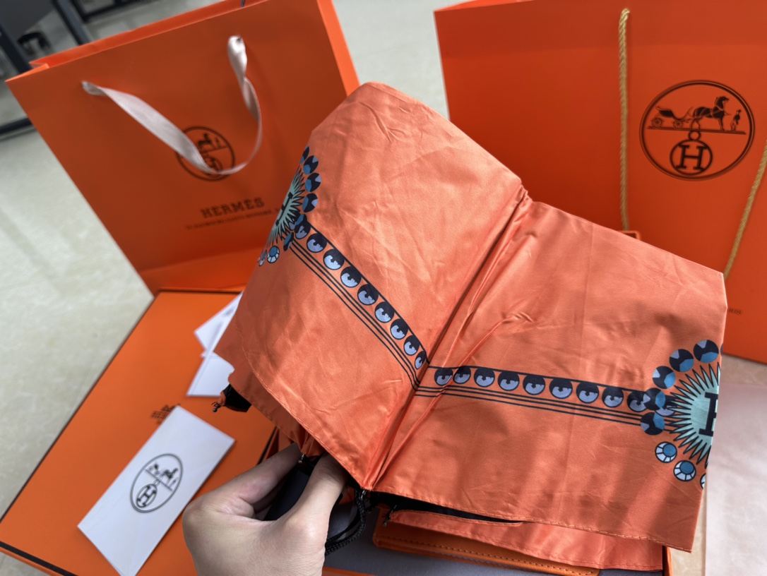 Hermès Umbrella — Product Photography - Comprehensive 3