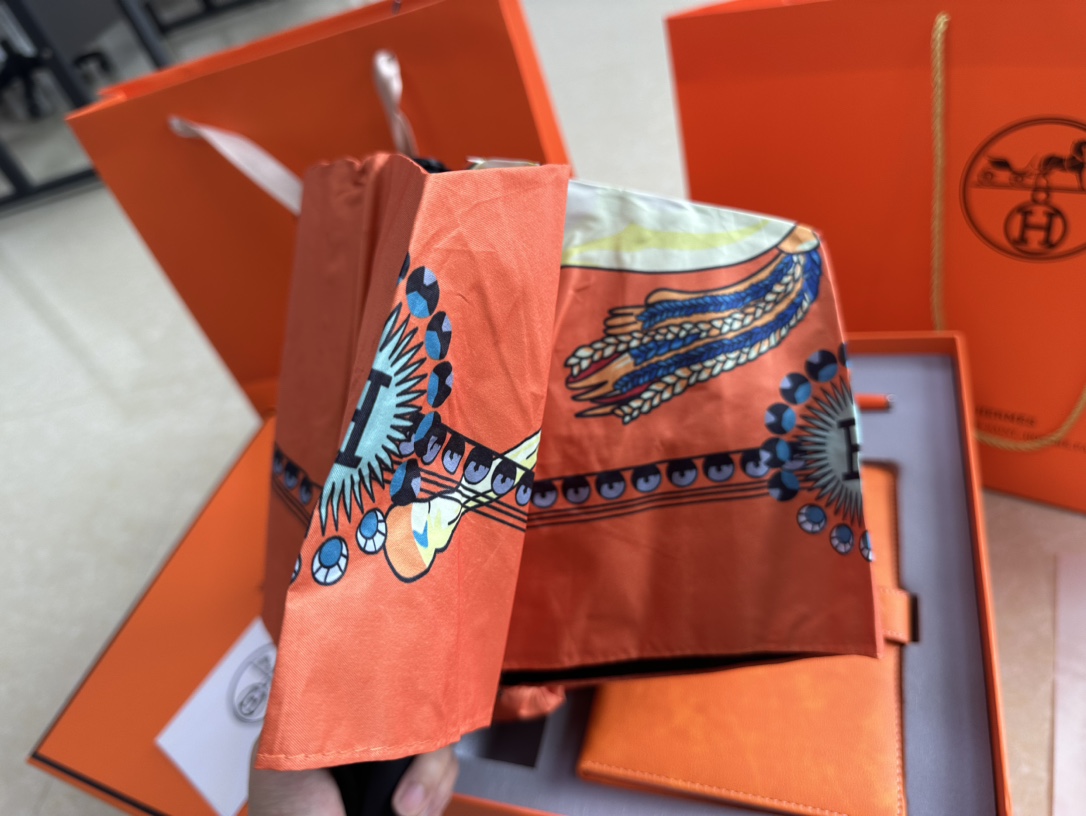 Hermès Umbrella — Product Photography - Comprehensive 2