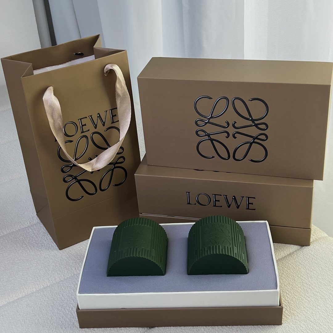 LOEWE Scented Candle Set - Lifestyle 2