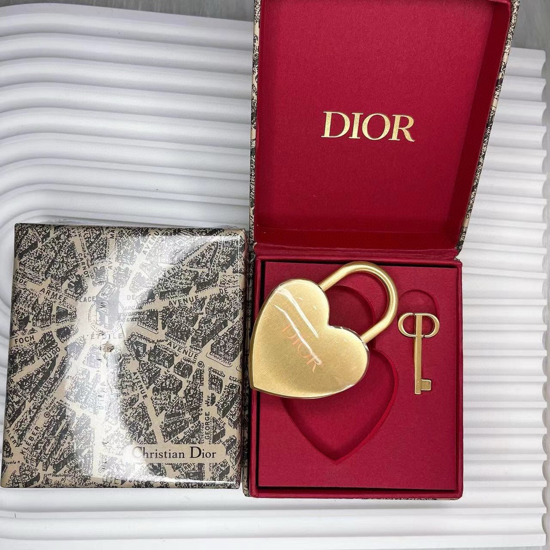 Dior New Vic Heart Padlock - Comprehensive 2