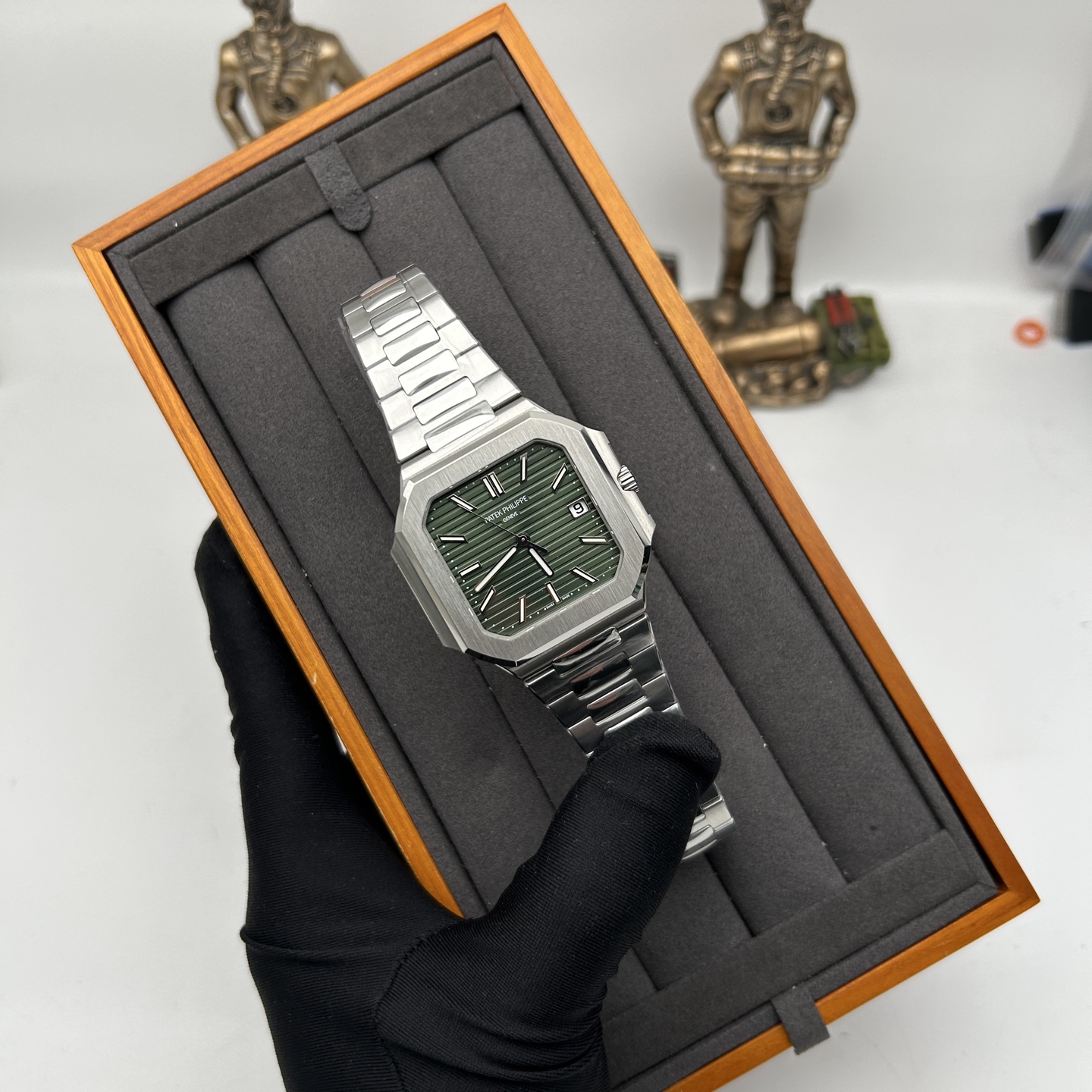 APW 330 CUBITUS 5821“ ”— 1. 45MM 2. 3. Cal.26-330SC 9015 38-45, 30 4. 5. Novità Novità Novità