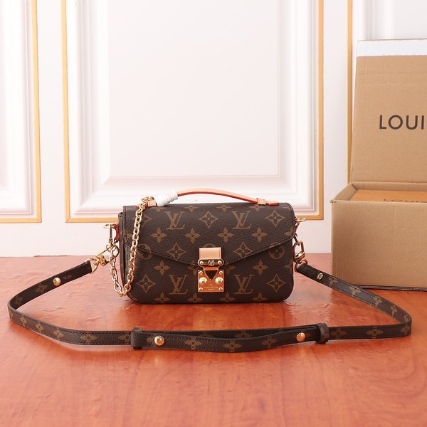 Louis Vuitton Handbags Messenger Bags Polishing Monogram Canvas Fashion M46279