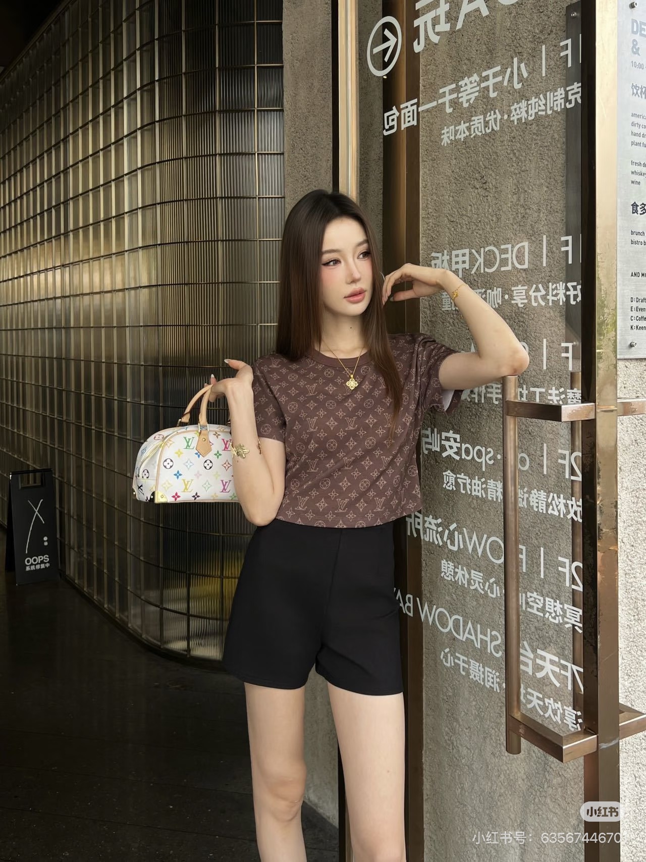 NO:857158,The highest version on the market, the girl inspects the goods, trims the three marks on the threads, pictures the goods and takes videos. If you want quality or service, please add me on WeChat. We do not accept urgent orders. Model number G26052245  LOUIS* Lujia LV’s new and highest version on the market, the girl inspects the goods, trims the three marks on the threads, pictures of the goods and takes videos. If you want quality and service, please add me on WeChat. We will not accept urgent orders. A high-end custom-made high-quality cotton fabric with all-over letter logo and presbyopia printing. The girl of the highest version on the market inspects the goods, trims the three marks on the threads, pictures of the goods and takes videos. If you want quality and service, please add me on WeChat. We do not accept urgent orders. A round neck short-sleeved T-shirt top!  Brown color, (M size shoulder width 39, chest 88, sleeve length 21, clothing length 54), Louis Vuitton-clothing, louis vuitton, louis vuitton, louis vuitton, louis vuitton, louis vuitton, T-shirt, tees, t-shirt,19860909市面最高版本小妹验货、修剪线头上三标、货可图及拍视频,要品质要服务的加我微信,不接急单.款号G26052245 LOUIS*驴家LV新市面最高版本小妹验货、修剪线头上三标、货可图及拍视频,要品质要服务的加我微信,不接急单.款高端定制优质棉面料通体字母logo老花印花、小短市面最高版本小妹验货、修剪线头上三标、货可图及拍视频,要品质要服务的加我微信,不接急单.款圆领短袖t恤上衣！咖色,（M码肩宽39,胸围88,袖长21,衣长54）,路易威登-服装,louis vuitton,louis vuitton,louis vuitton,louis vuitton,louis vuitton,T-shirt,tees，t-shirt,,Women's clothing