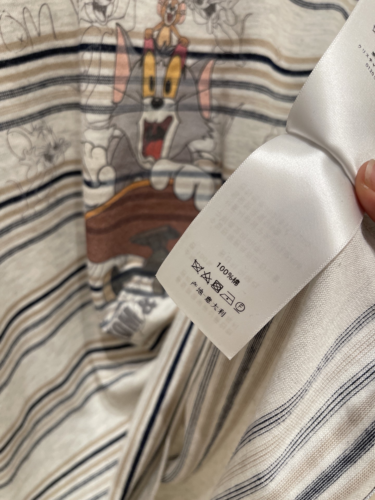 Hard-Core Girl Embraces New Morning and Spring with Cute Striped Tom Cat Apparel - 图片 6
