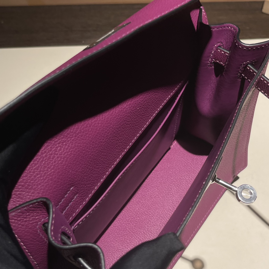 Kelly danse 跳舞包 22cm 原厂进口Evercolor皮【海葵紫】银扣 
专柜同步 手工蜡线缝制 纯钢五金 现货