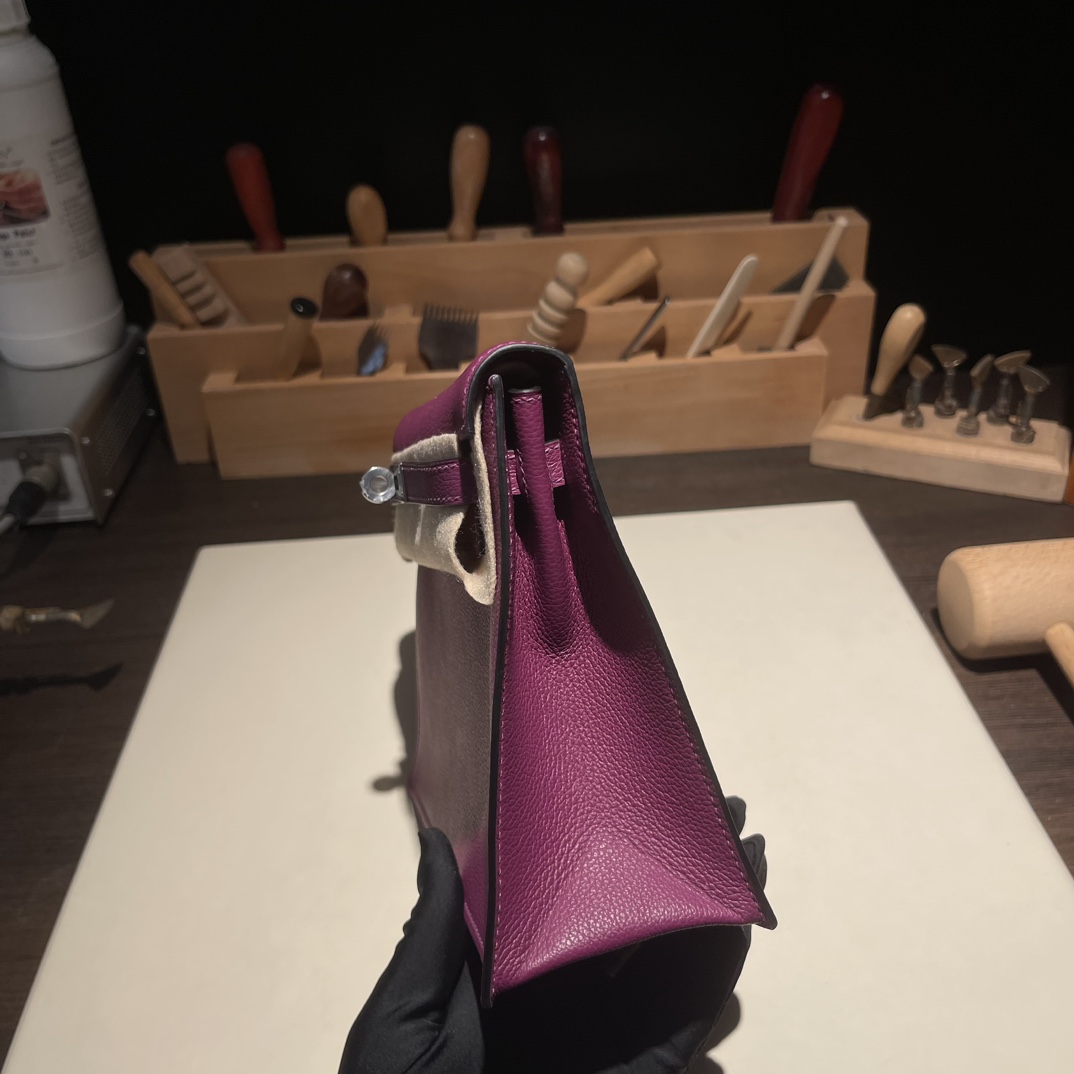 Kelly danse 跳舞包 22cm 原厂进口Evercolor皮【海葵紫】银扣 
专柜同步 手工蜡线缝制 纯钢五金 现货