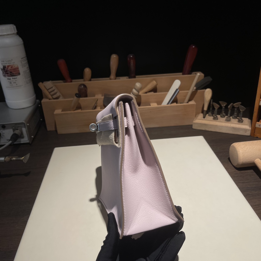 Kelly danse 跳舞包 22cm 原厂进口Evercolor皮【梦幻粉紫】银扣 
专柜同步 手工蜡线缝制 纯钢五金 现货