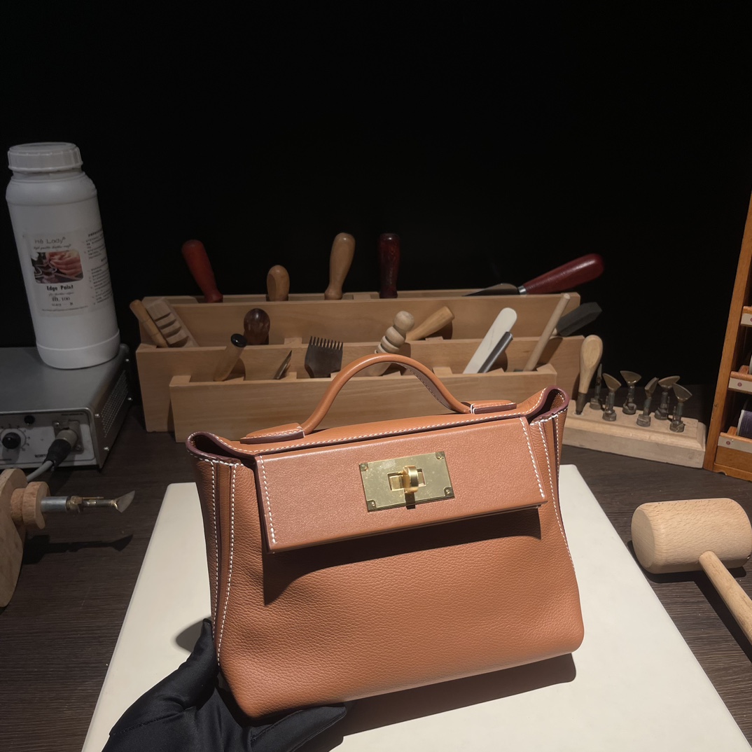 NO:698739,Kelly mini 2424 21cm Original imported Evercolor leather combined with Swift leather [golden brown] gold buckle, counter synchronization, fully handmade beeswax thread sewing, pure steel hardware, in stock, Hermes, hermes, stuart weitzman, Hermes,19860909Kelly mini 2424 21cm 原厂进口Evercolor皮拼Swift皮【金棕】金扣 专柜同步 全手工蜜蜡线缝制 纯钢五金 现货,爱马仕,hermes,stuart weitzman,Hermes,,Bag