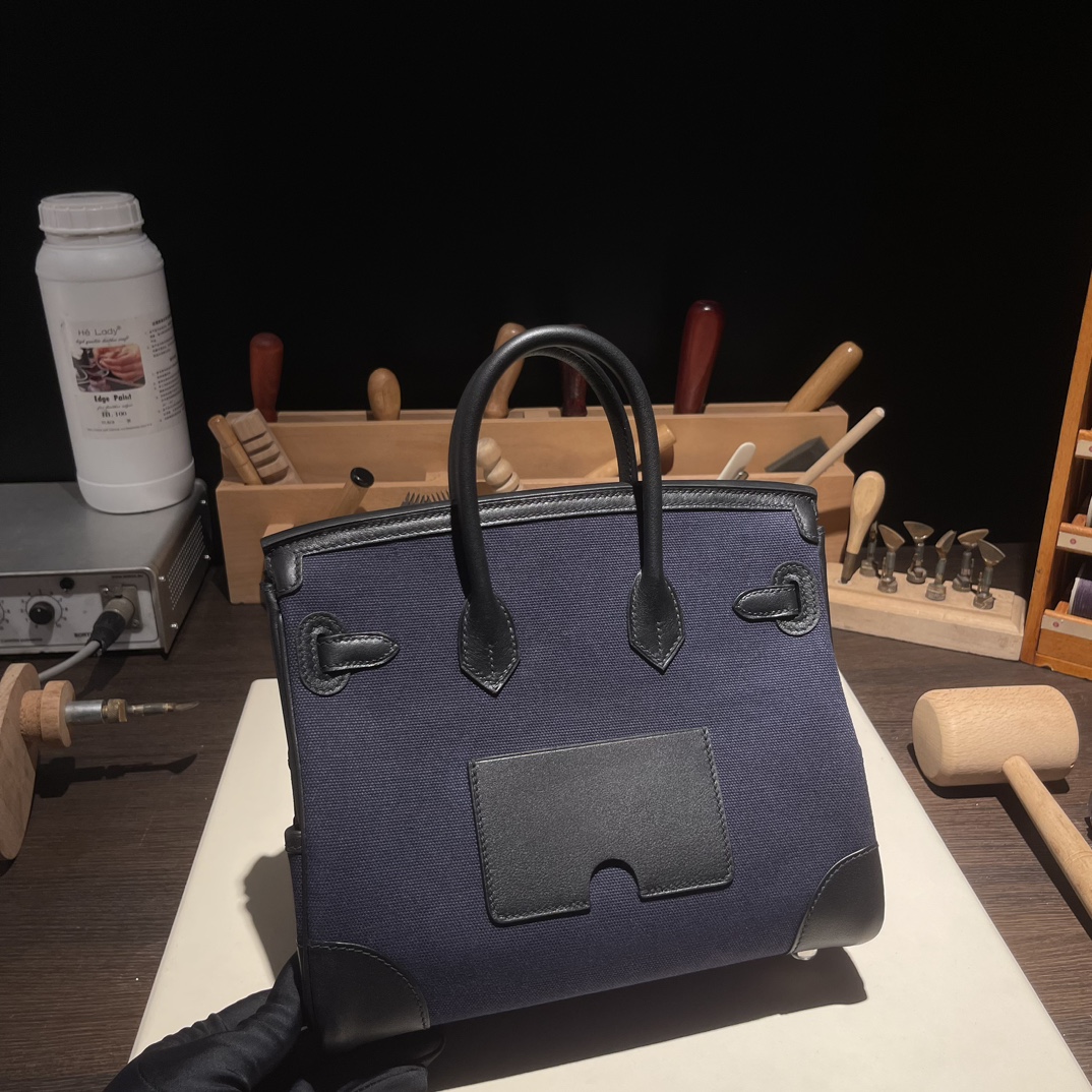🐎新品
Birkin Cargo 帆布铂金包 25cm 原厂进口Swift皮拼帆布【黑/蓝】银扣 通勤休闲包 男女通用款
限量版 专柜同步 全手工蜜蜡线缝制 纯钢五金 现货