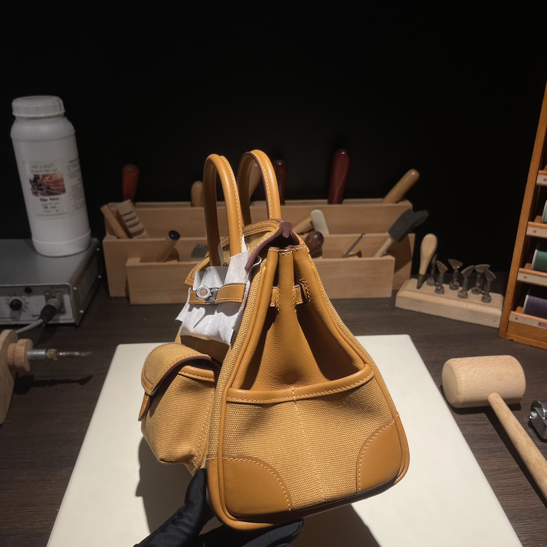 🐎新品
Birkin Cargo 帆布铂金包 25cm 原厂进口Swift皮拼帆布【芝麻色】银扣 通勤休闲包 男女通用款
限量版 专柜同步 全手工蜜蜡线缝制 纯钢五金 现货
