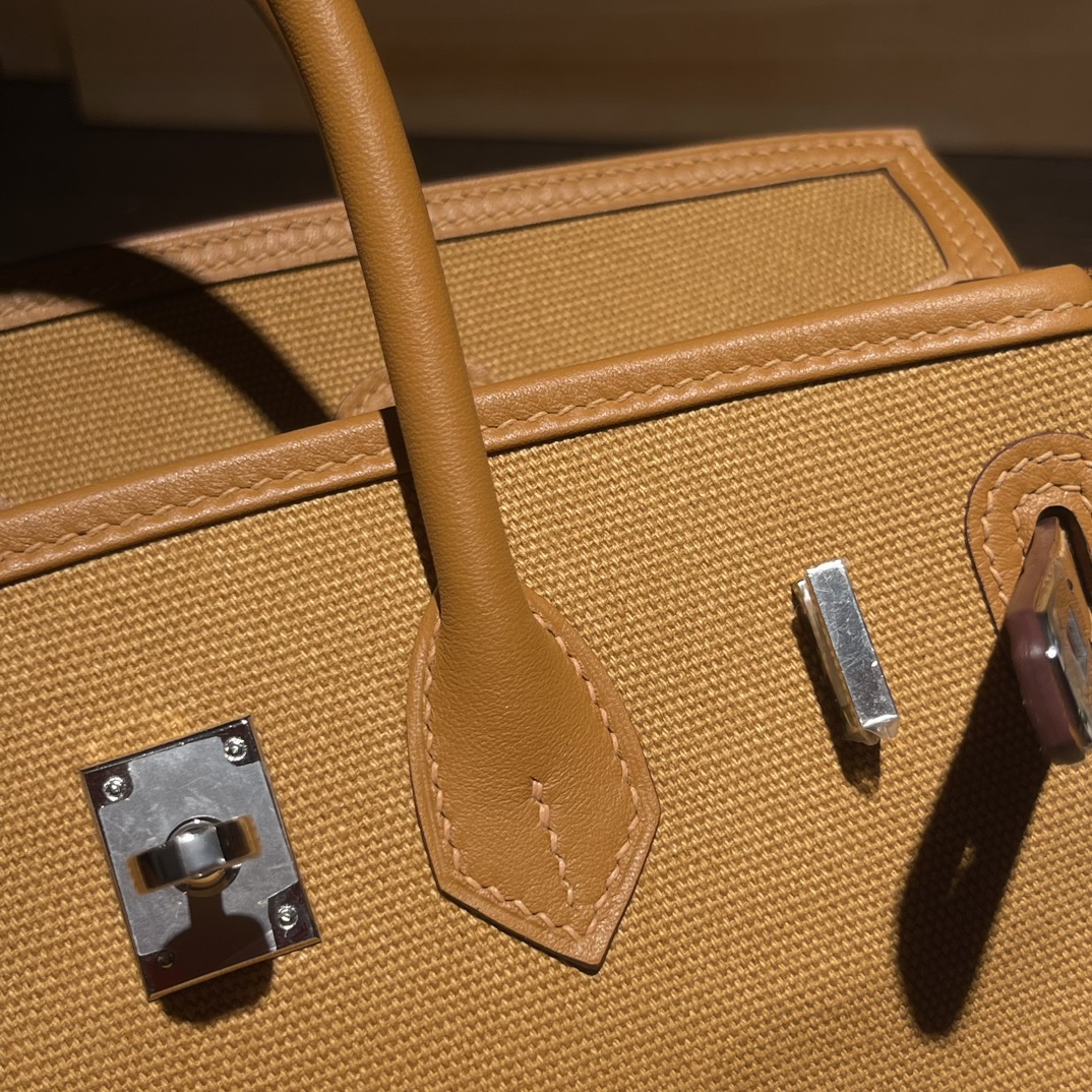 🐎新品
Birkin Cargo 帆布铂金包 25cm 原厂进口Swift皮拼帆布【芝麻色】银扣 通勤休闲包 男女通用款
限量版 专柜同步 全手工蜜蜡线缝制 纯钢五金 现货
