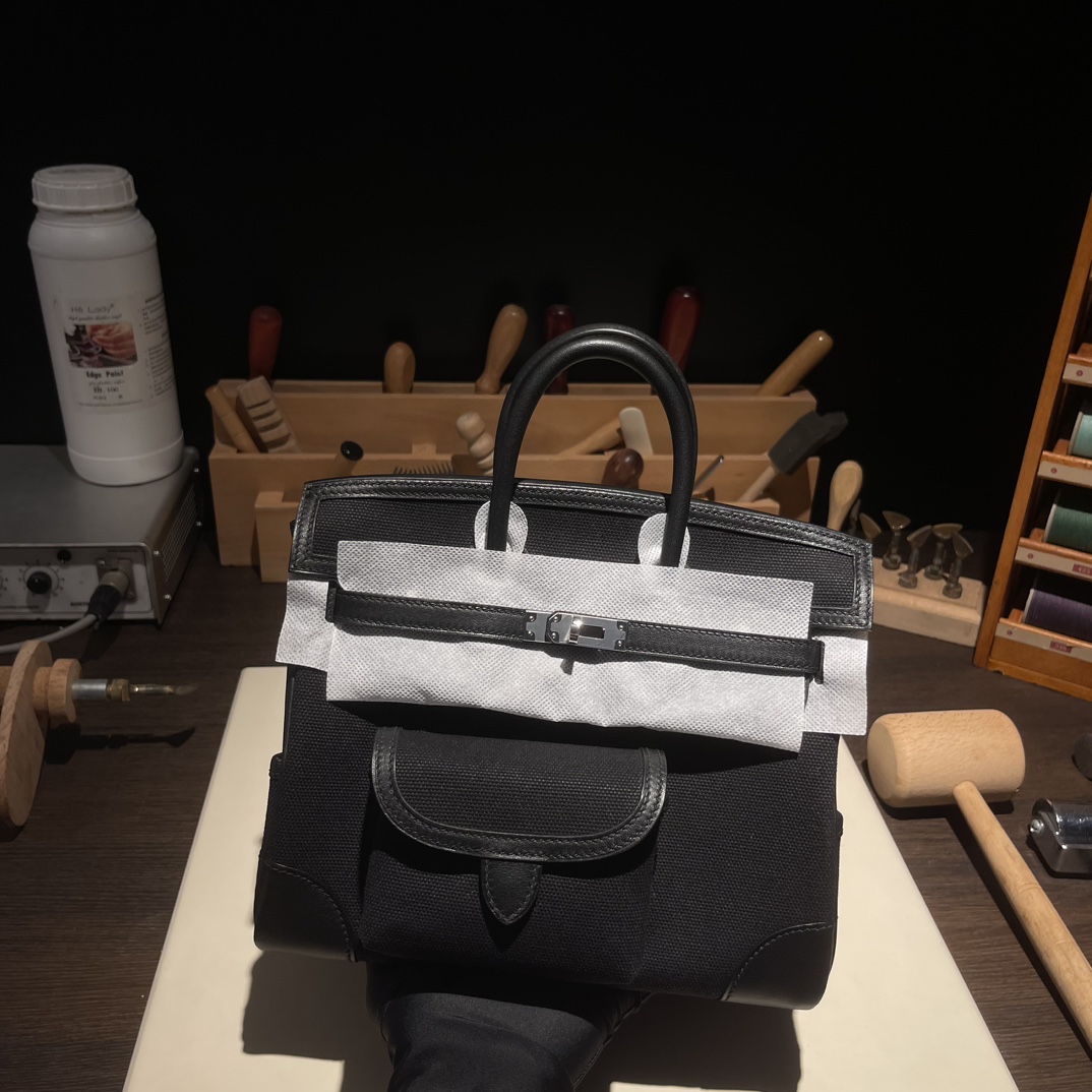 🐎新品
Birkin Cargo 帆布铂金包 25cm 原厂进口Swift皮拼帆布【黑色】银扣 通勤休闲包 男女通用款
限量版 专柜同步 全手工蜜蜡线缝制 纯钢五金 现货