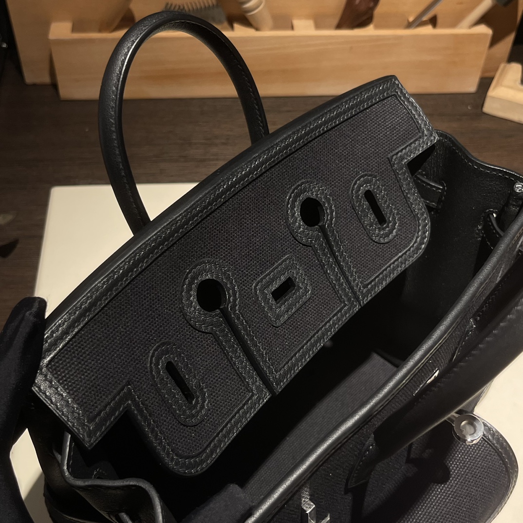 🐎新品
Birkin Cargo 帆布铂金包 25cm 原厂进口Swift皮拼帆布【黑色】银扣 通勤休闲包 男女通用款
限量版 专柜同步 全手工蜜蜡线缝制 纯钢五金 现货