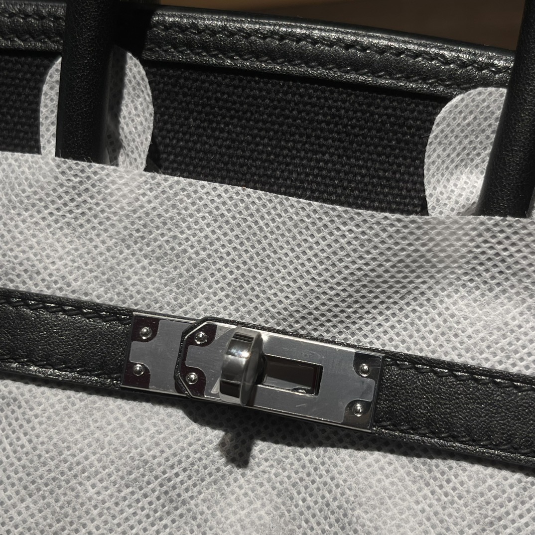 🐎新品
Birkin Cargo 帆布铂金包 25cm 原厂进口Swift皮拼帆布【黑色】银扣 通勤休闲包 男女通用款
限量版 专柜同步 全手工蜜蜡线缝制 纯钢五金 现货
