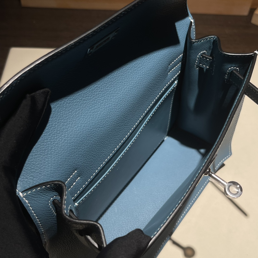 Kelly danse 跳舞包 22cm 原厂进口Evercolor皮【牛仔蓝】银扣 
专柜同步 手工蜡线缝制 纯钢五金 现货