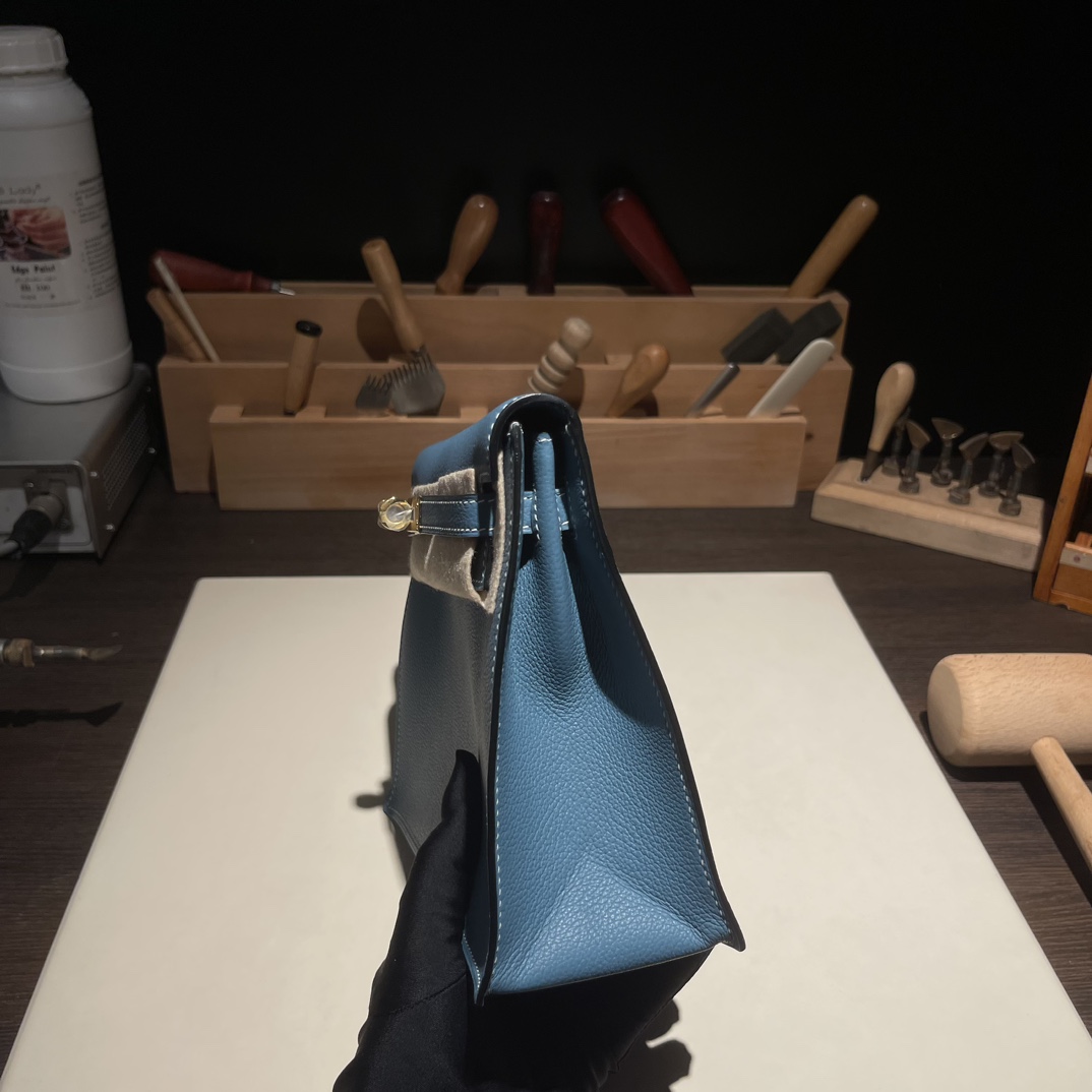 Kelly danse 跳舞包 22cm 原厂进口Evercolor皮【牛仔蓝】金扣 
专柜同步 手工蜡线缝制 纯钢五金 现货