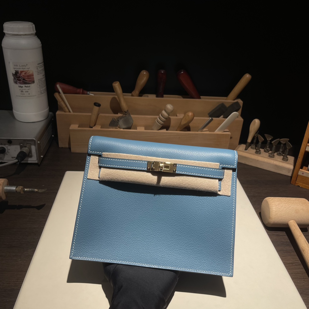 Kelly danse 跳舞包 22cm 原厂进口Evercolor皮【牛仔蓝】金扣 
专柜同步 手工蜡线缝制 纯钢五金 现货