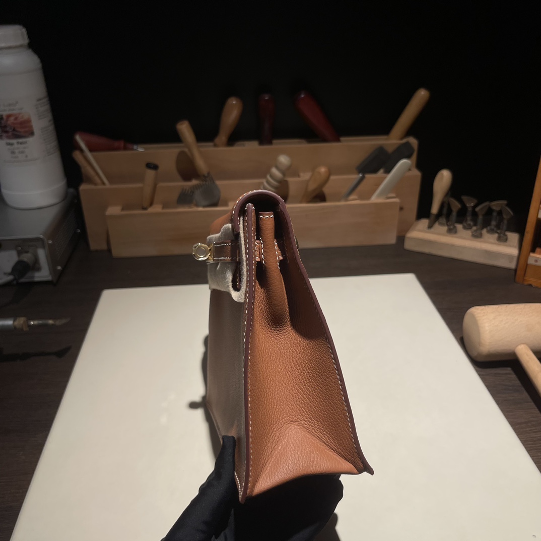 
   Kelly danse 跳舞包 22cm 原厂进口Evercolor皮【金棕】金扣 
专柜同步 手工蜡线缝制 纯钢五金 现货