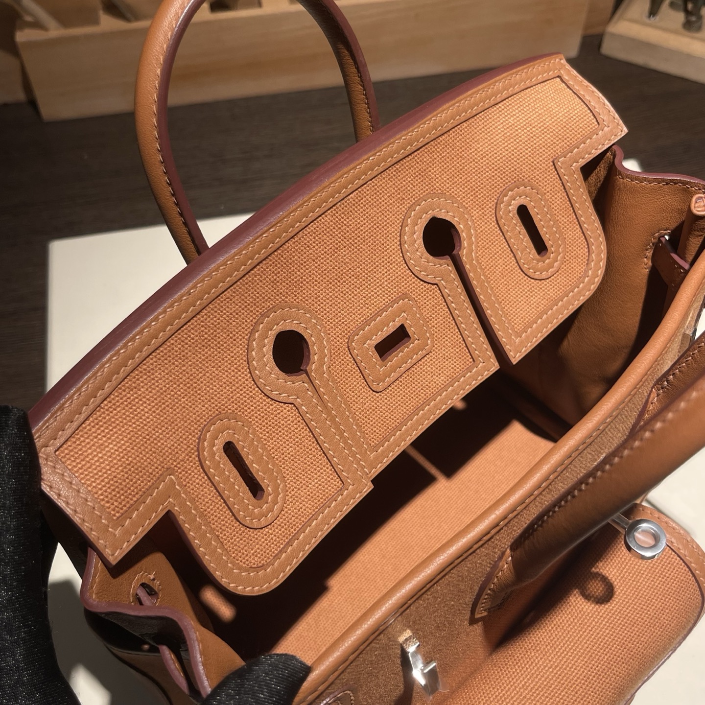🐎新品
Birkin Cargo 帆布铂金包 25cm 原厂进口Swift皮拼帆布【金棕】银扣 通勤休闲包 男女通用款
限量版 专柜同步 全手工蜜蜡线缝制 纯钢五金 现货