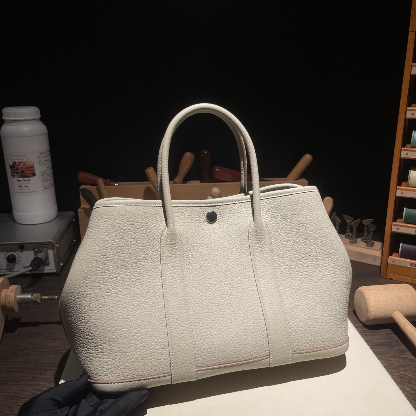 NO:698834,Garden arty garden bag 30cm, original imported N-togo leather [glacier white] silver buckle, commuter leisure bag, counter synchronization, handmade wax thread sewing, pure steel hardware, in stock, Hermes, Hermes,19860909Garden arty 花园包 30cm 原厂进口N-togo皮【冰川白】银扣 通勤休闲包 专柜同步 手工蜡线缝制 纯钢五金 现货,爱马仕,hermes,Hermes,,Bag