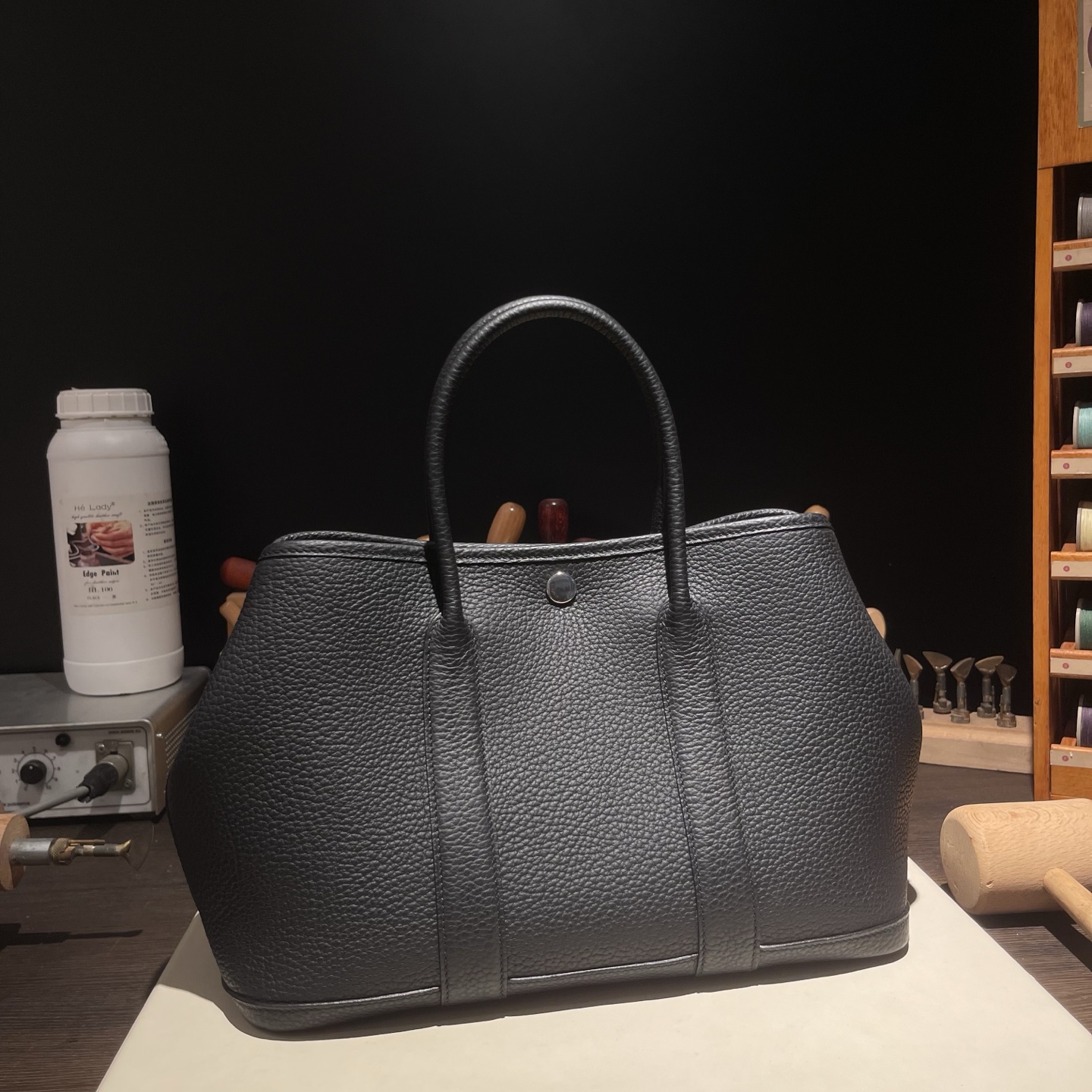 NO:698872,Garden arty garden bag 30cm imported N-togo leather [black] silver buckle commuter casual bag counter synchronization handmade wax thread sewing pure steel hardware in stock, Hermes, Hermes,19860909Garden arty 花园包 30cm 原厂进口N-togo皮【黑色】银扣 通勤休闲包 专柜同步 手工蜡线缝制 纯钢五金 现货,爱马仕,hermes,Hermes,,Bag