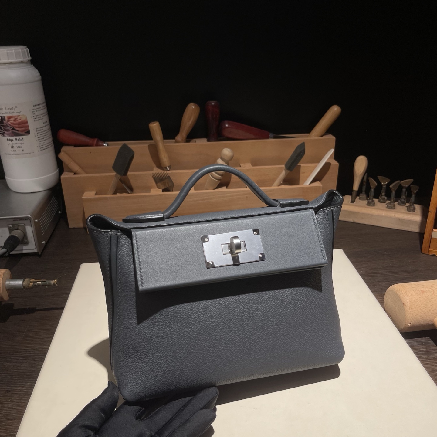 NO:698742,Kelly mini 2424 21cm Original imported Evercolor leather combined with Swift leather [haze gray] silver buckle Counter synchronization Fully handmade beeswax thread sewing Pure steel hardware Ready stock, Hermes, stuart weitzman, Hermes,19860909Kelly mini 2424 21cm 原厂进口Evercolor皮拼Swift皮【雾霾灰】银扣 专柜同步 全手工蜜蜡线缝制 纯钢五金 现货,爱马仕,hermes,stuart weitzman,Hermes,,Bag