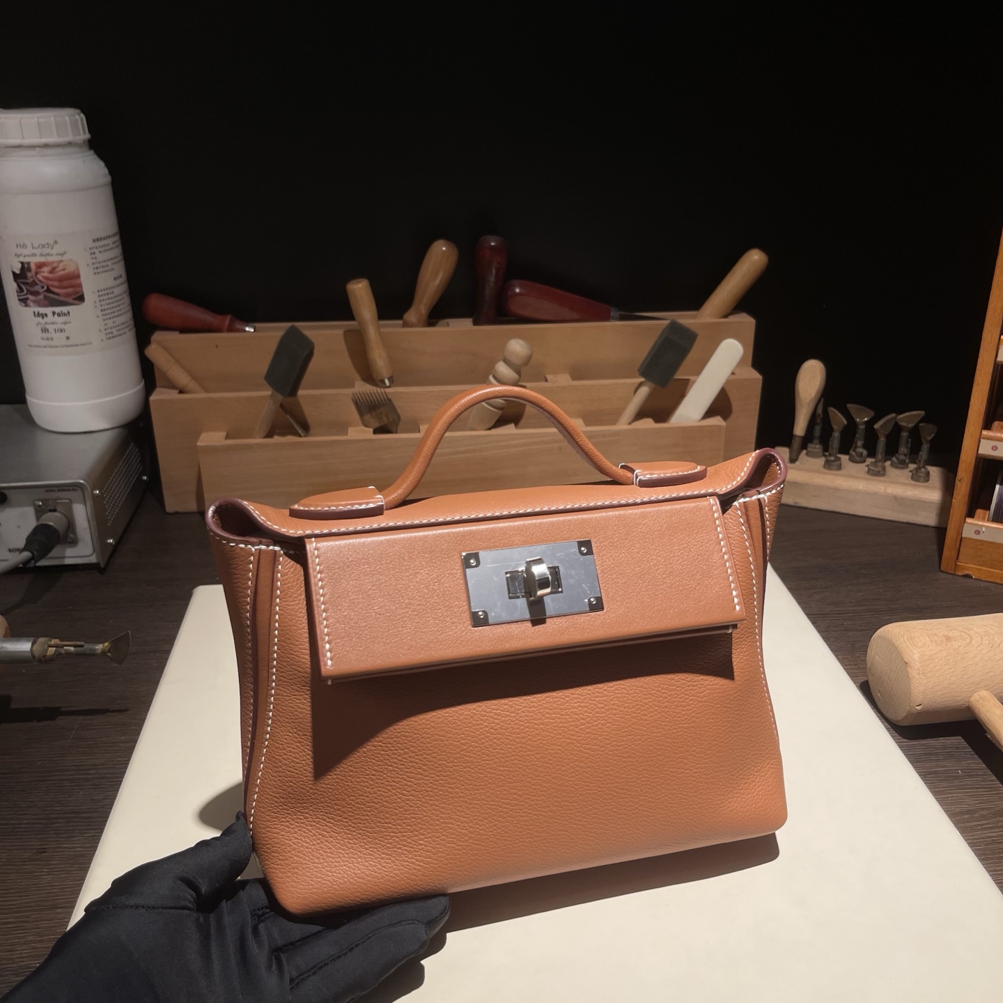 NO:698738,Kelly mini 2424 21cm Original imported Evercolor leather combined with Swift leather [golden brown] silver buckle Counter synchronization Fully handmade beeswax thread sewing Pure steel hardware Ready stock, Hermes, stuart weitzman, Hermes,19860909Kelly mini 2424 21cm 原厂进口Evercolor皮拼Swift皮【金棕】银扣 专柜同步 全手工蜜蜡线缝制 纯钢五金 现货,爱马仕,hermes,stuart weitzman,Hermes,,Bag